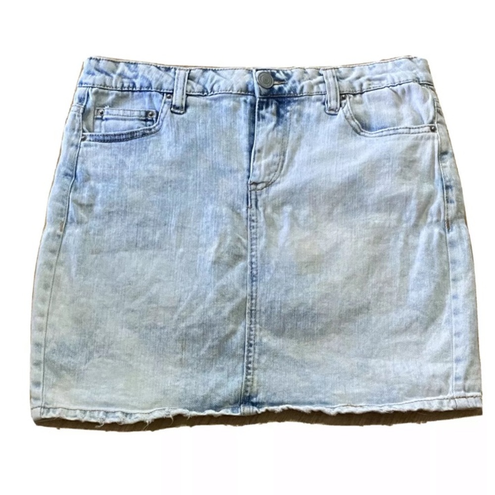 💕 3/$10 💕 Almost Famous Skirt